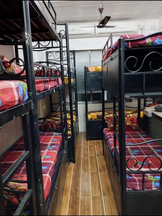 탄 Shree Balaji Ac Dormitory 호스텔 객실 사진